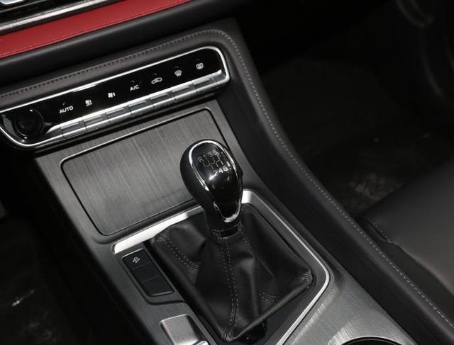 名爵hs|全款15万购入长安CS55PLUS，对比亲戚的名爵HS，车主：两者平分秋色