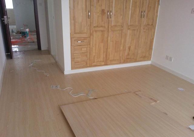 「」衣柜后不装踢脚线？这个问题搞不清楚，入住不到1年麻烦全来找