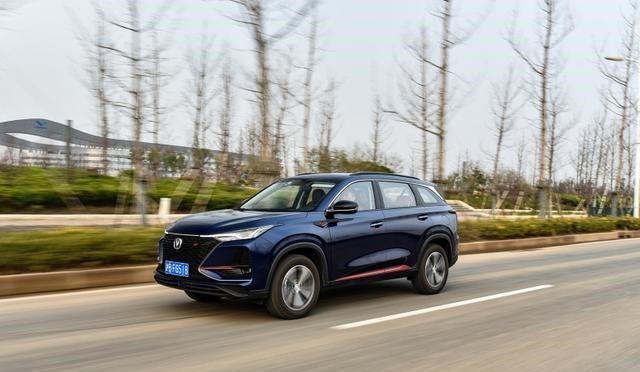 长安CS75|手握10万，比亚迪宋PLUS和长安CS75 PLUS哪个好？对比后就知道