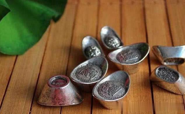 【双子座】四月吉星高照,钱财进门的五个生肖,大富大贵,富甲一方