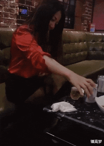 饵料|奔现后遇到照骗，跟这妹子饭还吃得下去吗？哈哈哈哈哈哈