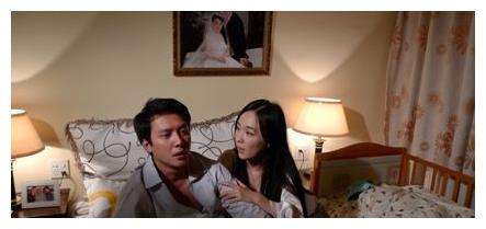 『刘恺威』原来演员是这样拍“睡戏”的，真幸福，网友：这能忍得住？