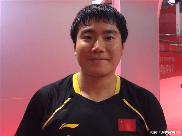 梁靖|梁靖崑连斩国乒3核夺冠证实力!央视解说邀请合影,透露换了兵器