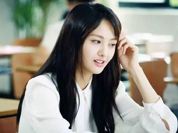 郑爽|郑爽人品遭质疑！前任张翰胡彦斌疑早有暗示，分手文案大有文章