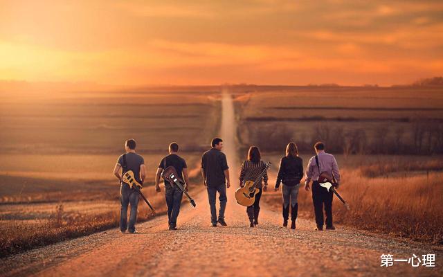 第一心理|如果你还在纠结该不该退微信同学群，建议看看这篇文章