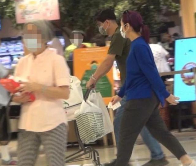 44歲楊千嬅現身超市，身材走樣大象腿搶鏡，昔日女神成主婦-圖2