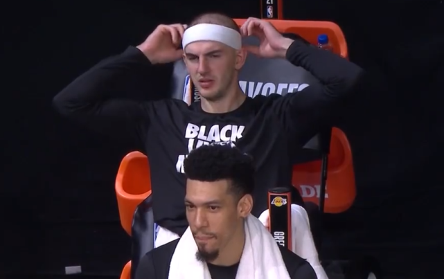 张国荣|湖人疯狂爆发4-1晋级！浓眉笑了N次乐坏了，詹姆斯却一脸严肃