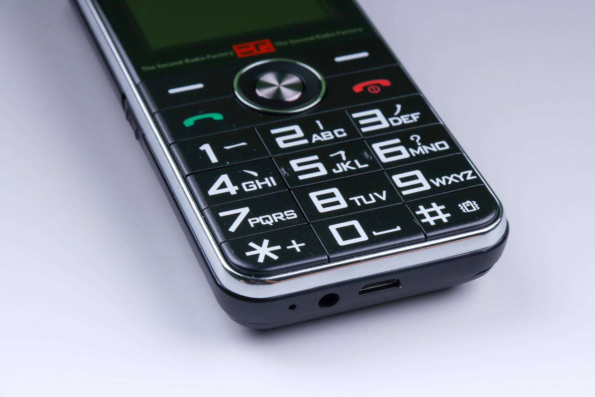 小米科技|108分贝音量，100流明亮度，虎啸功能机有点不一样！