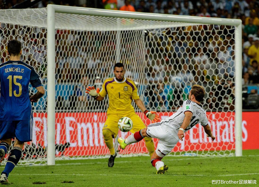 格策|自讨苦吃？弃多特700万欧续约不要，如今拖妻带子异国淘金图个啥