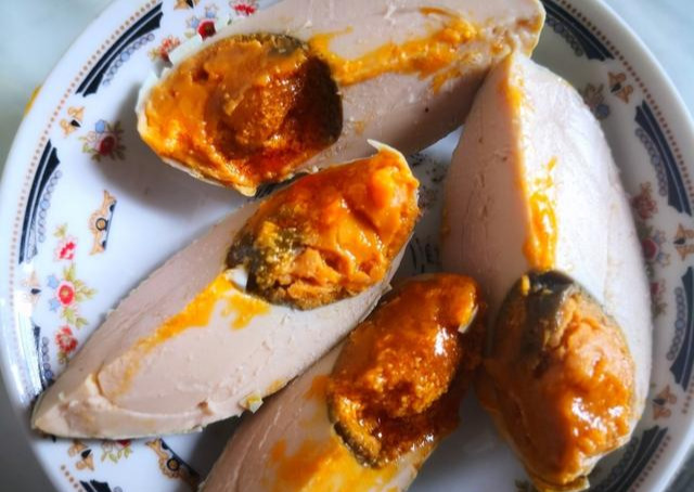 鸭蛋@新闻“曝光”的海鸭蛋!到底是什么做的?今天告诉大家真相