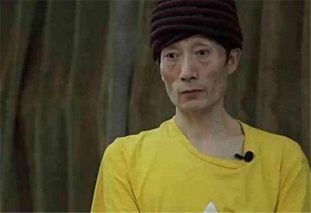 杨丽萍|他是“男版杨丽萍”，只会跳舞生活不能自理，年挣百万仍无人愿嫁