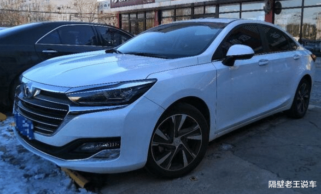 北汽绅宝▲便宜却卖不动！这款B级车，比雅阁漂亮10倍，仅售7.99万，却无人识货