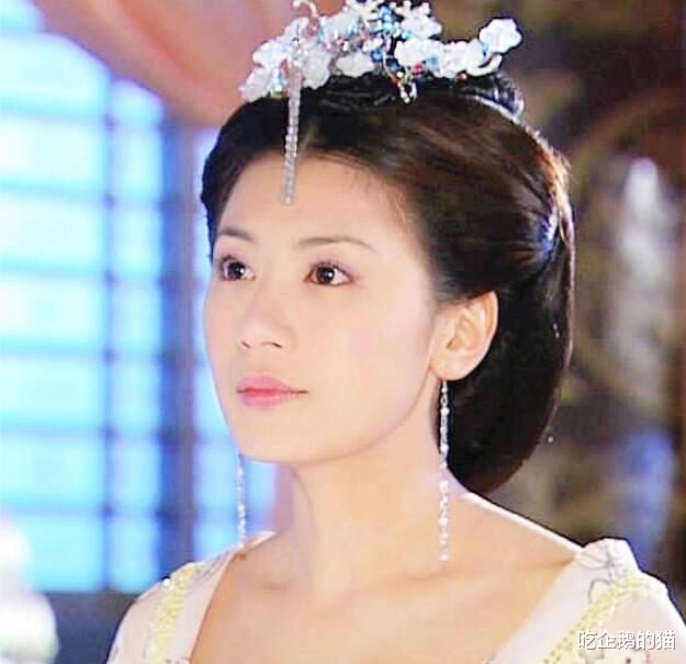 #林心如#古装美人一袭黄衣，本以为赵丽颖、林心如够美了，看到贾静雯：惊为天人！