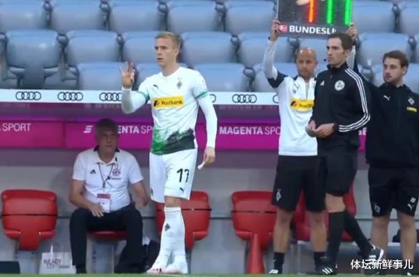 『拜仁慕尼黑』德甲2-1后拜仁官博被爆破：莱万穆勒不在差距真大！诺伊尔尽力了