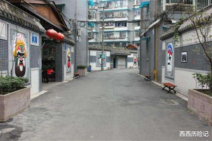 [成都]中国发展最不均衡的省会，城南繁华的像纽约，城北却被称为阿富汗