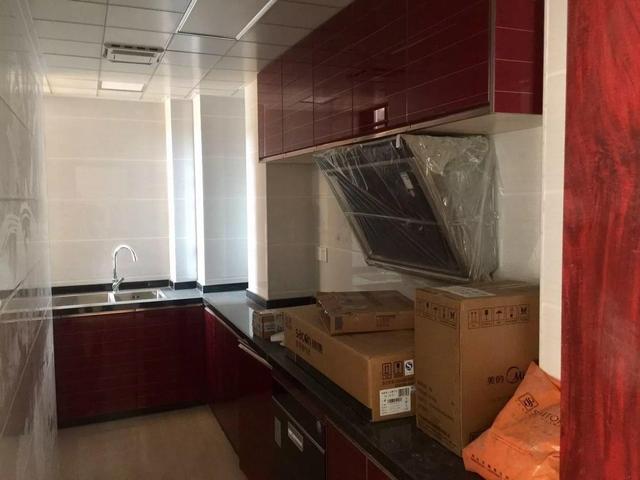 ▲新房全屋贴瓷砖，竟连空调都不用了，电视墙贴砖还省了2万！