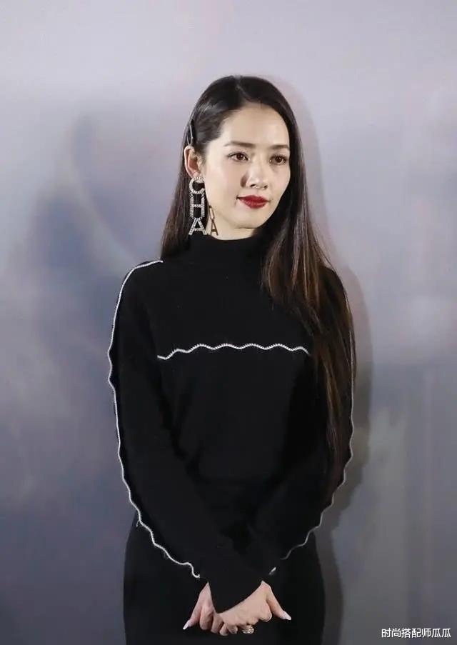 『发型』若你才四十岁，建议少留这4种\老阿姨发型\，难看显老还特土