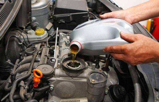 东风猛士|汽车防冻液多久换一次？许多车主不长记性，让发动机提前报废