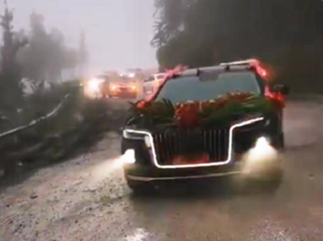 红旗h9|新郎放弃劳斯莱斯,租红旗H9当婚车,2000块开出500万气场