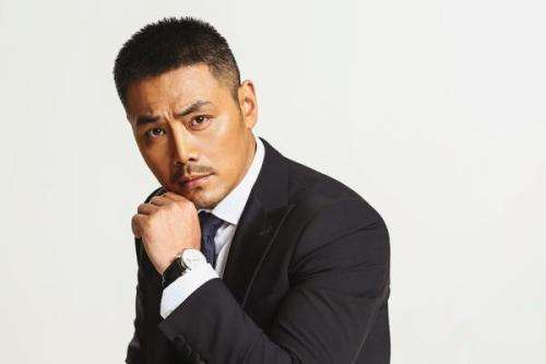 [邵兵]《笑傲江湖》开拍10天，邵兵被剧组辞退，张纪中：恨不得扇他耳光