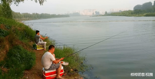 【深水区】雨天钓鱼应该钓深还是钓浅？