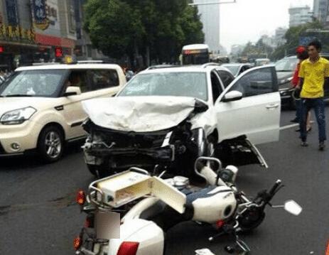 微笑哥社会谈 上百名车主丧命于此！美国表态：这个汽车功能再高级都不许再生产