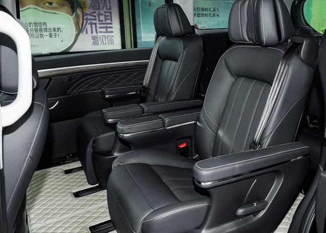 丰田埃尔法|国产“埃尔法”终于上市！比奥德赛大一圈，档次比GL8高一筹