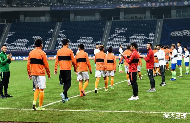 中超|0-1,中超升班马遭重击!27岁巴西射手犀利直塞,5人防线被完爆