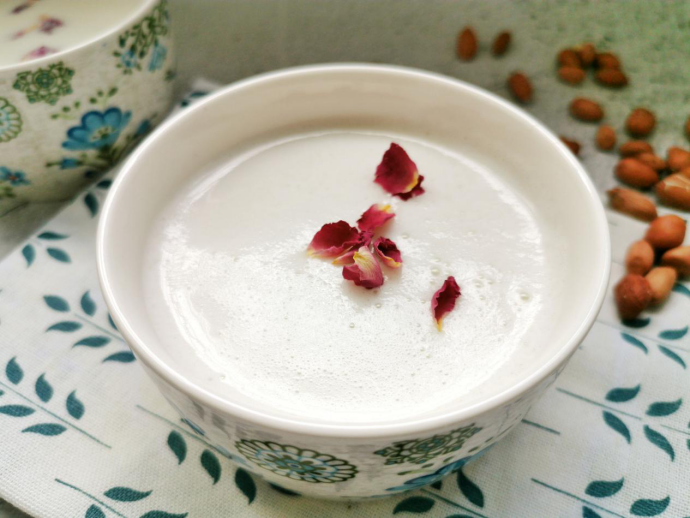 豆浆|入秋后，喝牛奶豆浆不如喝米糊，香浓顺滑好消化，只需要两种食材