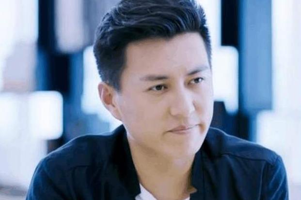 靳东|靳东宁愿罢演赔违约金,也不愿意与她同台,看到女主后明白了