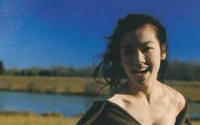 李嘉欣|她才是香港的“豪门杀手”，李嘉欣都自愧不如，今年过40美如少女