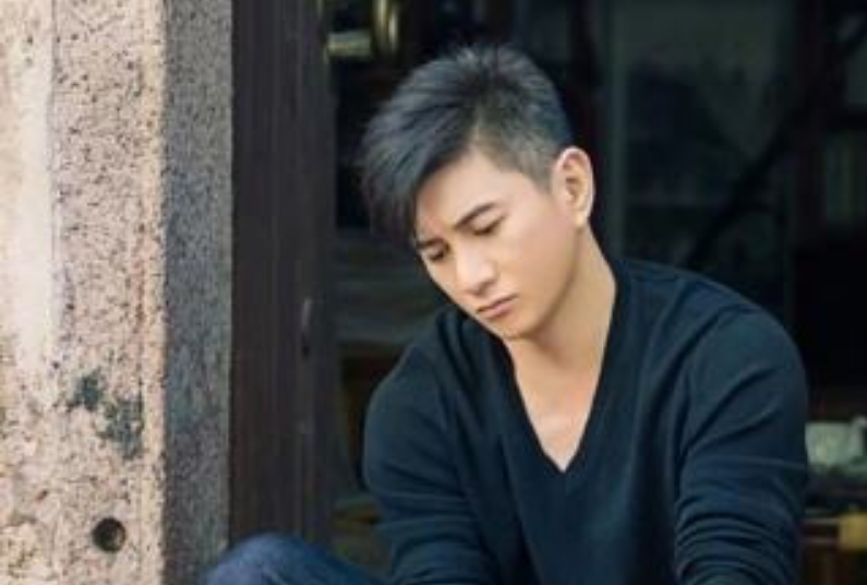 吴奇隆|18年前她因为钱离开吴奇隆，后来吴奇隆身家过亿，她过成这样