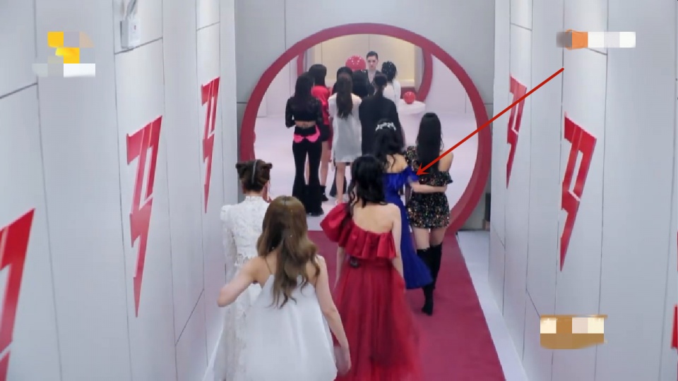 沈梦辰|王霏霏让《宽面》组送行，伊能静不送钟丽缇却送沈梦辰，宁静的做法再次圈粉