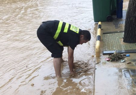 福州|突降暴雨!一秒天黑!福州气温降到2字头!接下来几天……