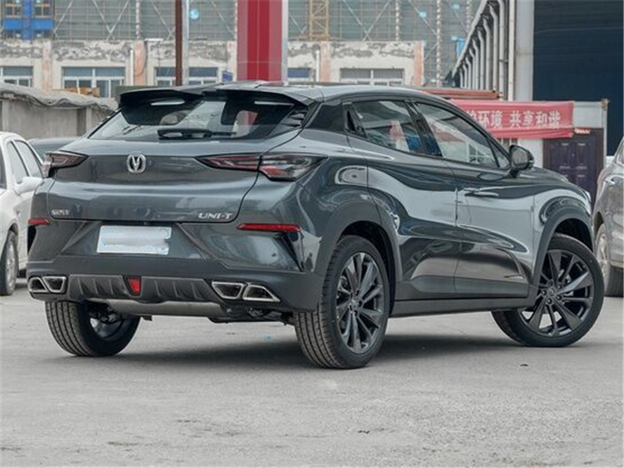 长安汽车■长安又出新“王牌”！比宝马X6还动感，1.5T怼出180马力，11.59万