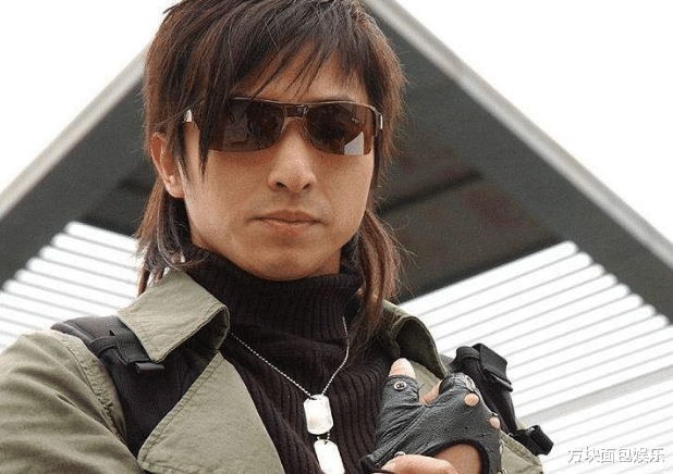 明星|他有着帅气的外形，在乐坛也拥有一定实力，他是全能型艺人