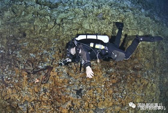 「墨西哥」墨西哥海底洞穴发现9具尸骨,来自1.3万年前