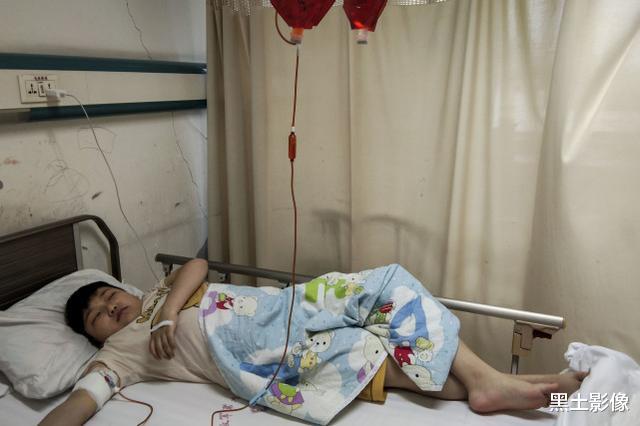 黑土影像|山东一男童患重症引发家庭巨变，母亲遭父亲怒骂：都是你惹的祸