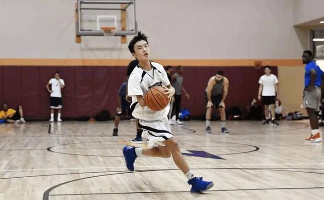 美国队：独臂少年已正式注册运动员！其特点却难进职业队和国家队