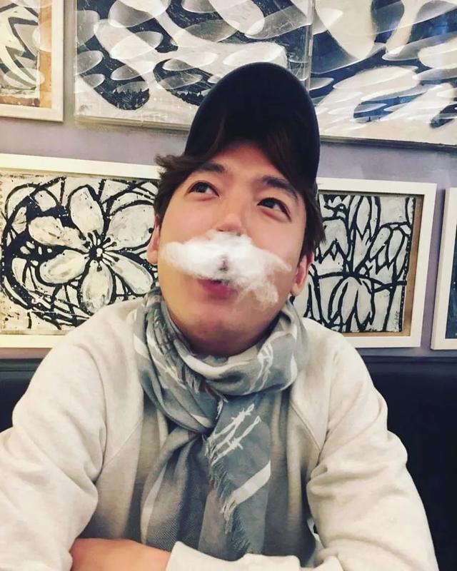 郑敬淏■他是184cm长腿叔叔,她是国民少女偶像:谈了8年初恋,仍是美好