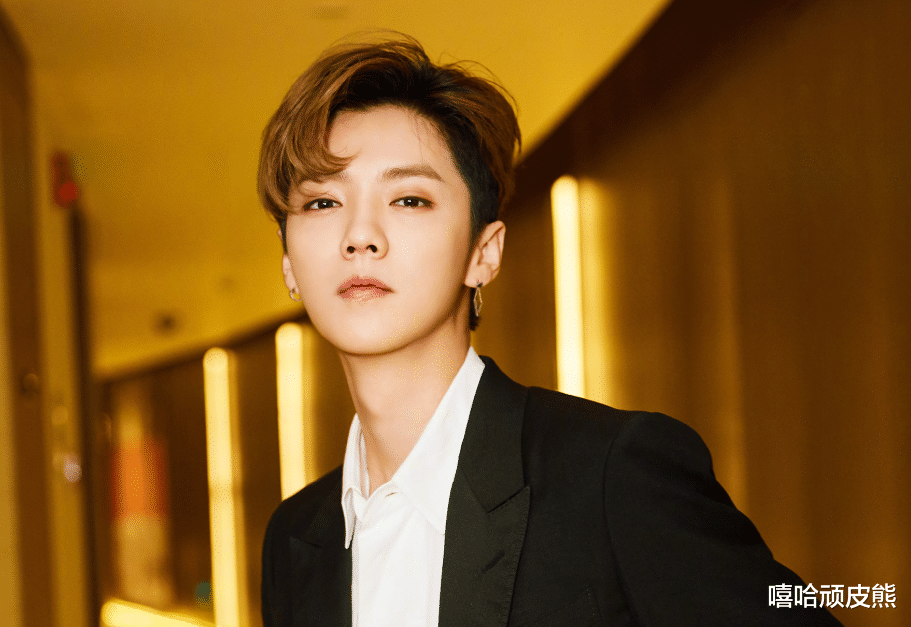 鹿晗|刚成年就被鹿晗“骗到手”，疯狂发育4年，看近照才懂啥叫未雨绸缪！