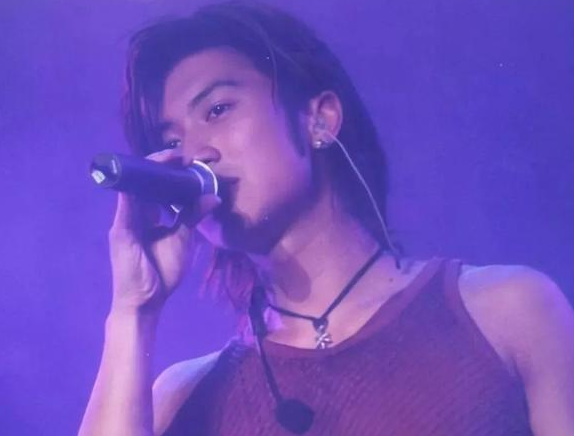 #谢霆锋#王俊凯与谢霆锋同等当导师？他根本就没有资格，网友：来搞笑的吧？