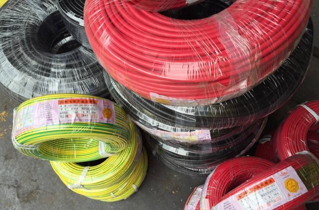 我家为了安全都装4平方电线, 电工一看就叫停, 说这样装是在毁房