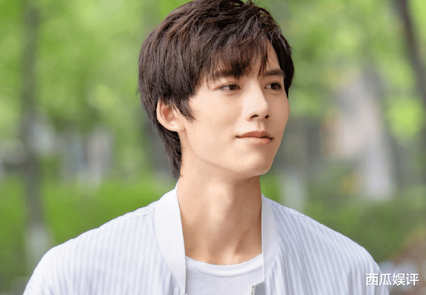 宋伊人|又一青春校园剧将播，男女主“最萌身高差”，光看合照就按捺不住