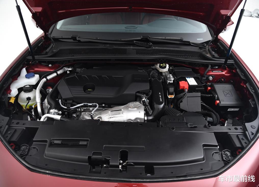 『标致508』最被低估的中型车,可变悬挂+8速,底盘比3系稳定,刚上市就降4万