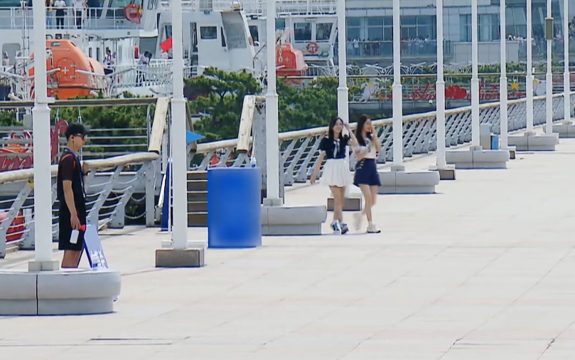 欧阳娜娜|《奔跑吧》欧阳娜娜被追赶，吓到失去表情管理，下意识喊出的人真实了