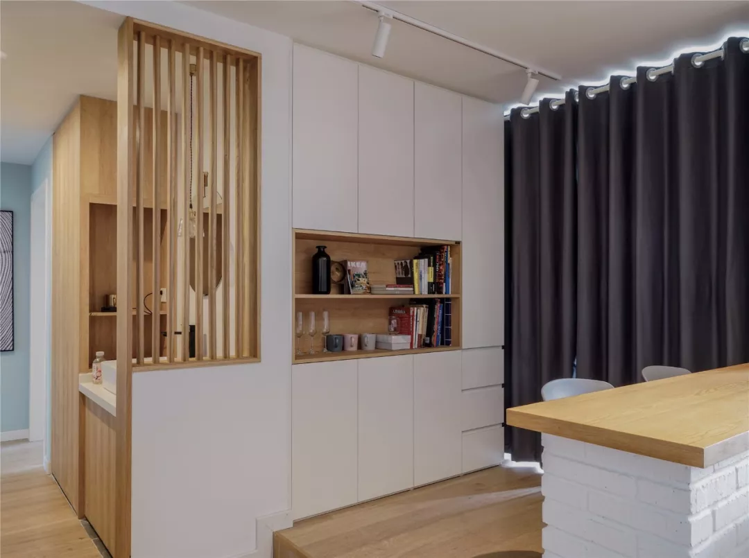 『』94平北欧，沙发墙改成小吧台，衣帽间装黑框推拉门，通透实用！