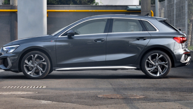 奥迪A3|2021款奥迪A3亮相，拉长加宽，一身黑科技，实力不容小觑