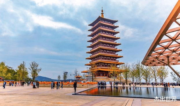 「南京」中国耗资40亿的寺庙，内部非常奢华门票近百元，就在南京！