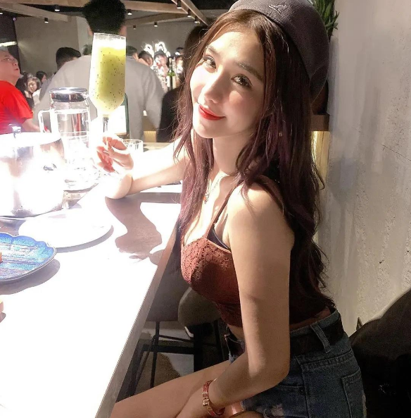 暗黑|27岁网红爆模特界暗黑内幕：7成都在卖，价格2万到20万不等